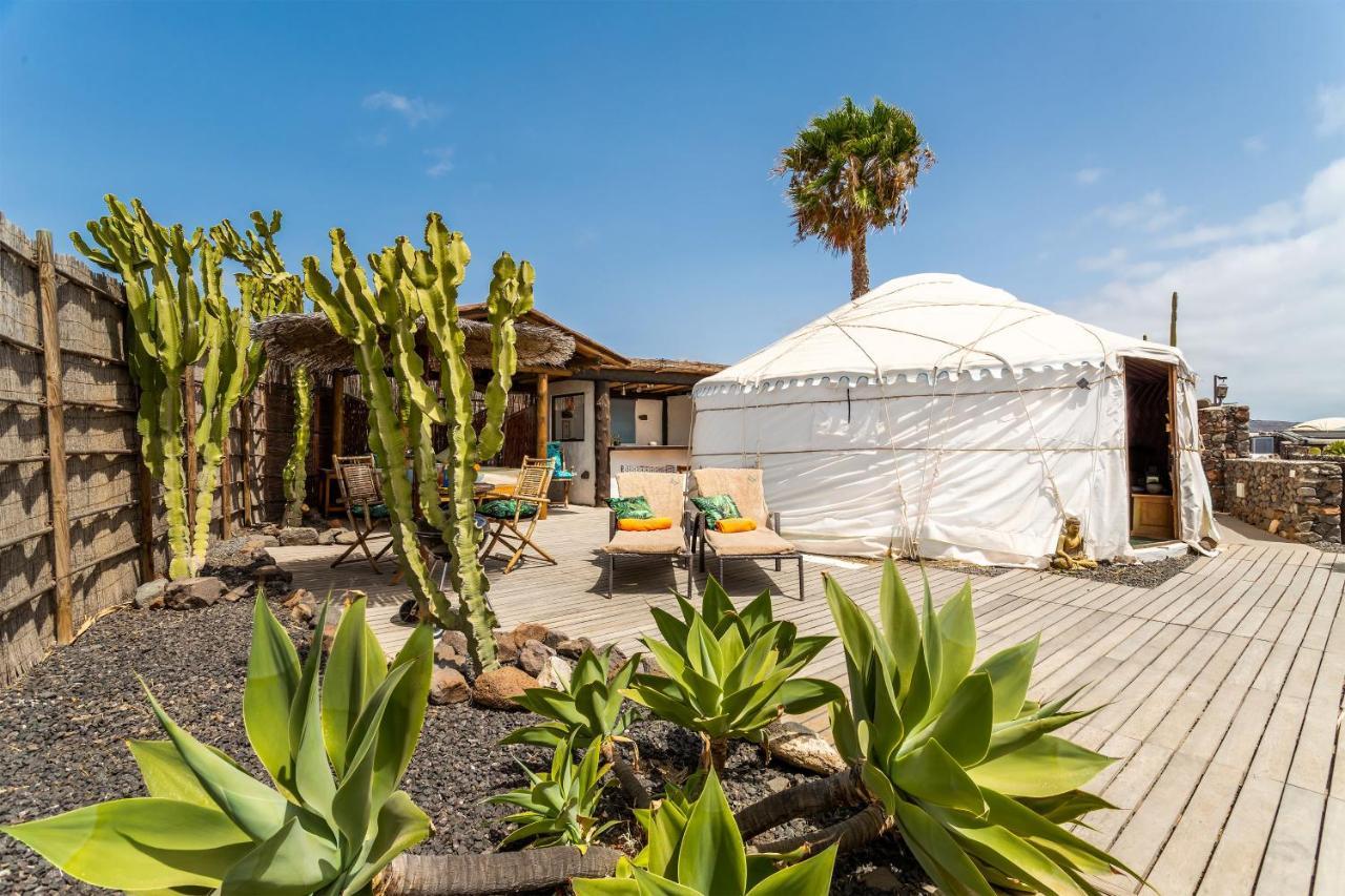 Eco Village Finca De Arrieta - Yurts And Stone Cottages - Shared Pool - Walking Distance To Arrieta Beach Tabayesco Extérieur photo