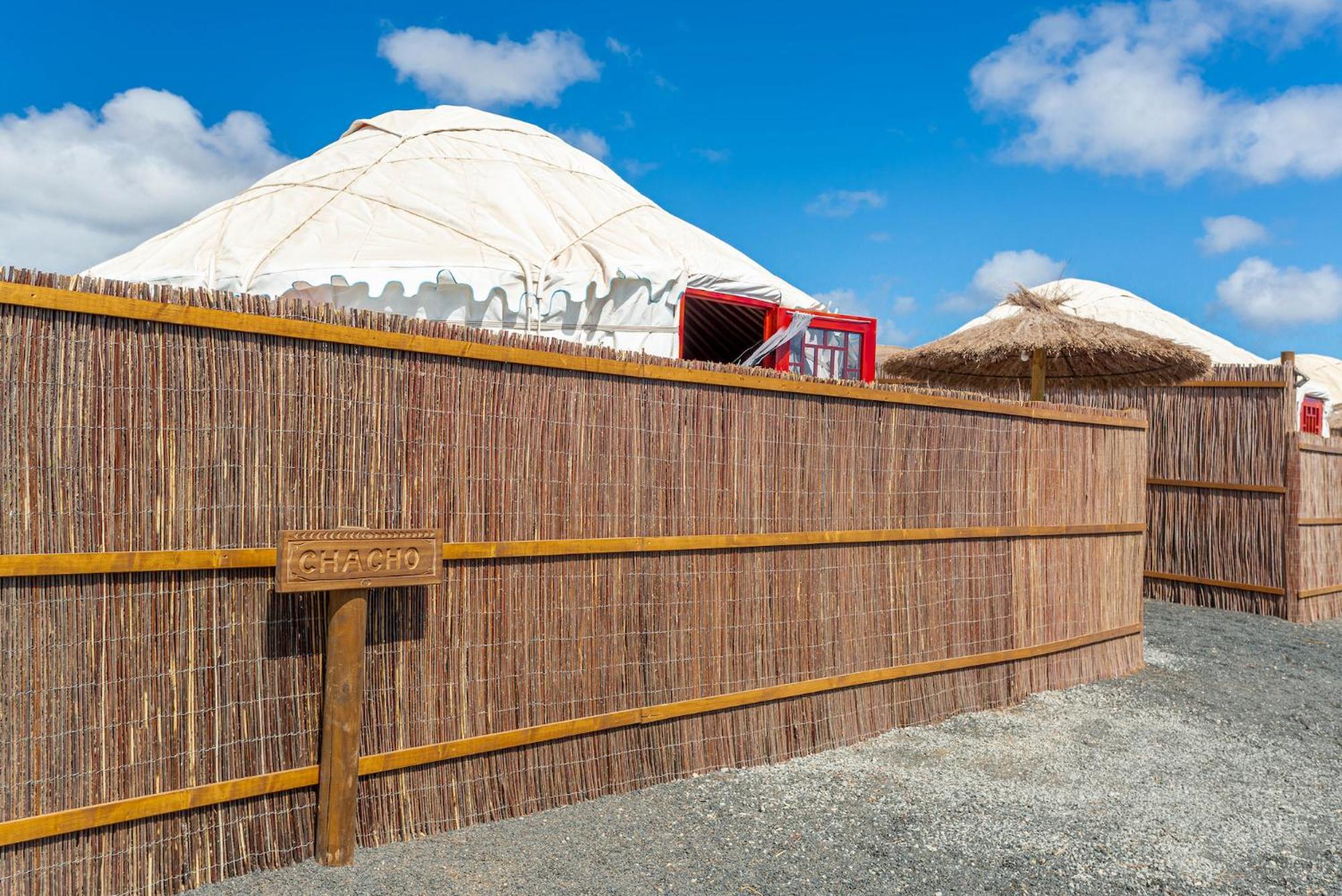 Eco Village Finca De Arrieta - Yurts And Stone Cottages - Shared Pool - Walking Distance To Arrieta Beach Tabayesco Extérieur photo