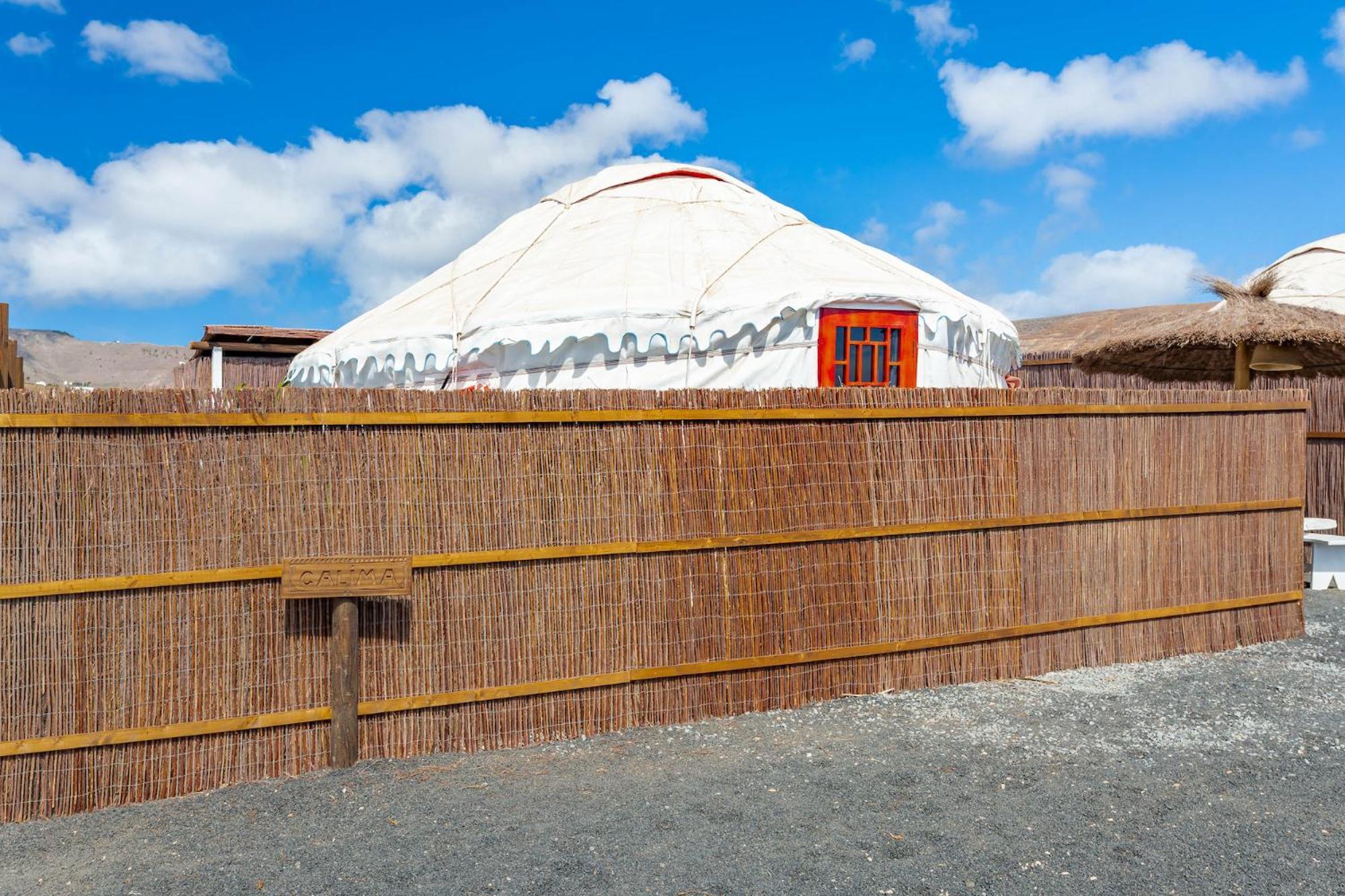 Eco Village Finca De Arrieta - Yurts And Stone Cottages - Shared Pool - Walking Distance To Arrieta Beach Tabayesco Extérieur photo