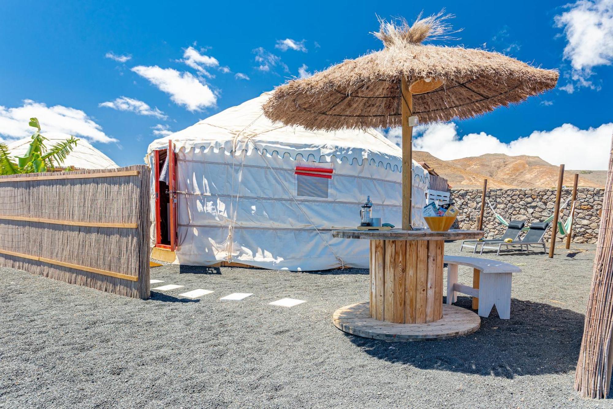 Finca De Arrieta Village - Yurts And Stone Cottages - Shared Pool - Walking Distance To Arrieta Beach - Eco Friendly Tabayesco Extérieur photo