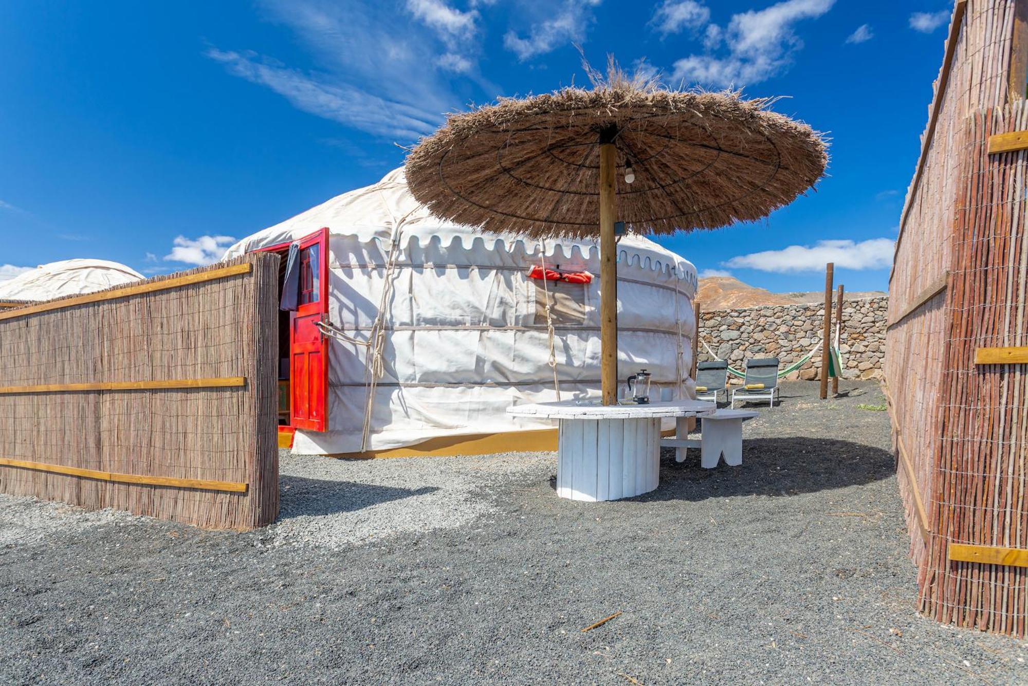 Eco Village Finca De Arrieta - Yurts And Stone Cottages - Shared Pool - Walking Distance To Arrieta Beach Tabayesco Extérieur photo