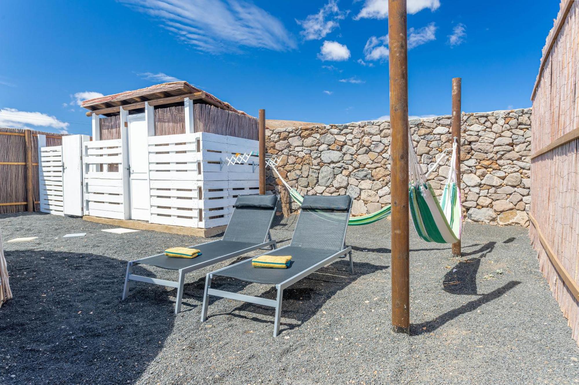 Finca De Arrieta Village - Yurts And Stone Cottages - Shared Pool - Walking Distance To Arrieta Beach - Eco Friendly Tabayesco Extérieur photo