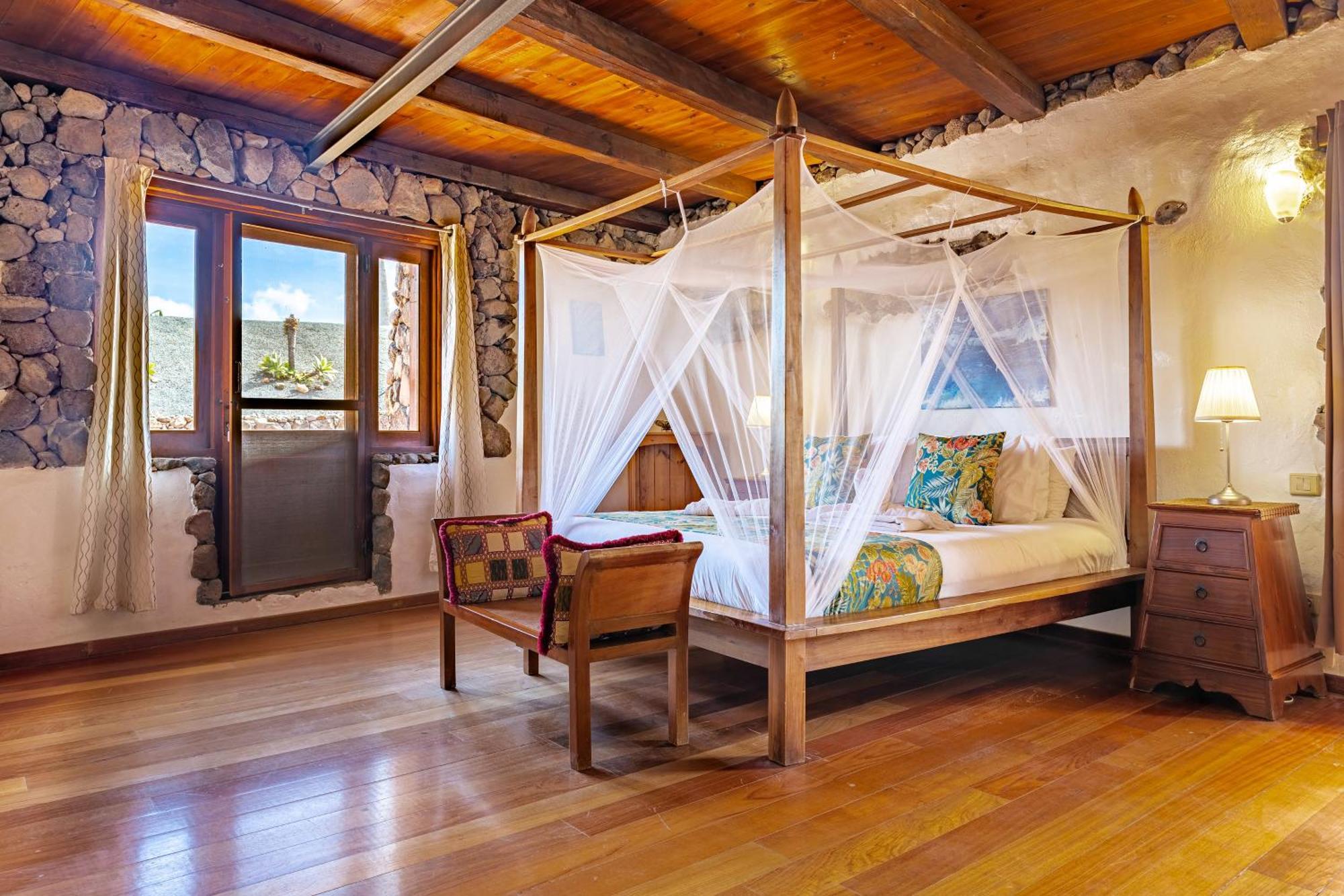 Finca De Arrieta Village - Yurts And Stone Cottages - Shared Pool - Walking Distance To Arrieta Beach - Eco Friendly Tabayesco Extérieur photo