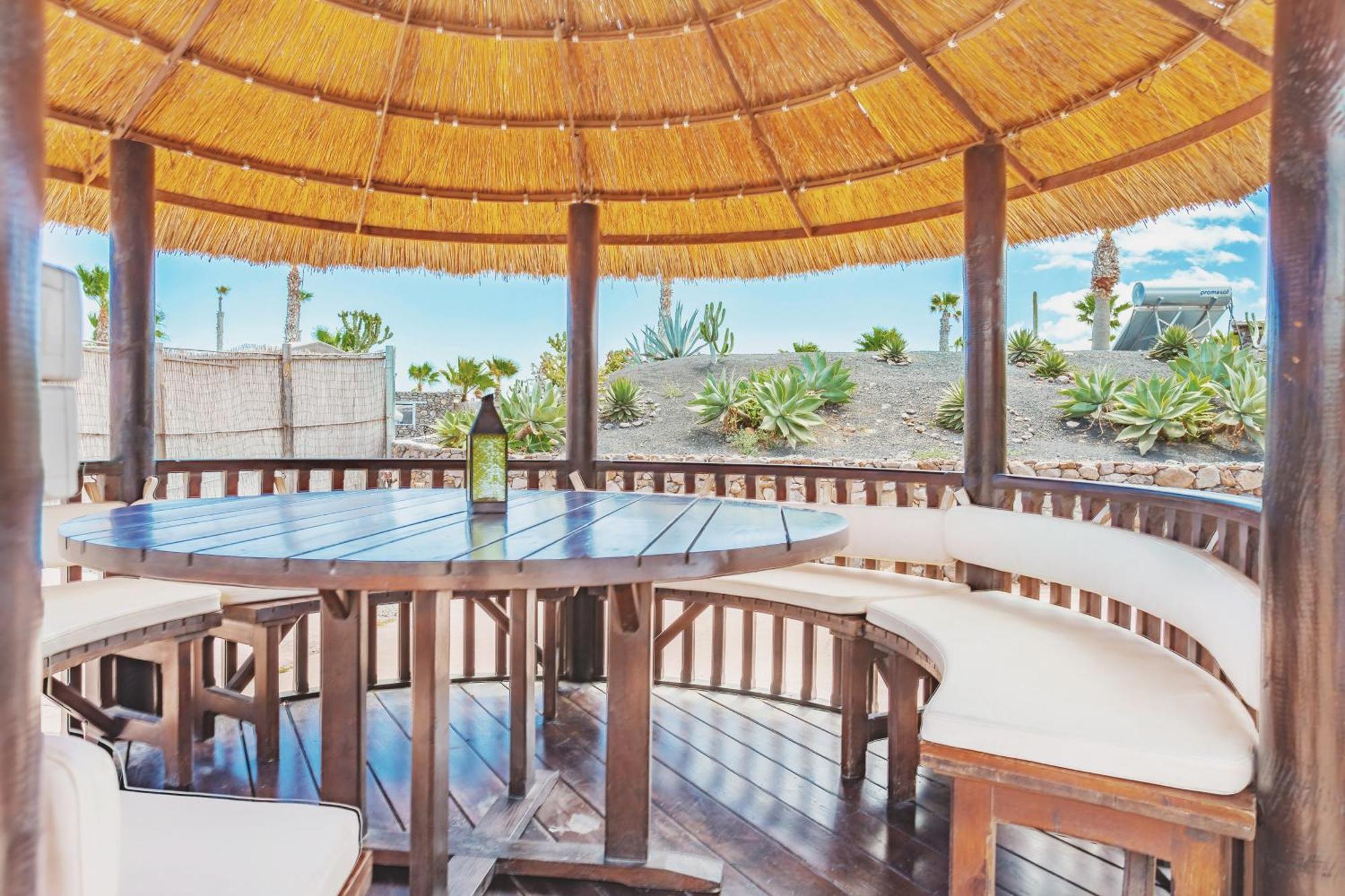 Finca De Arrieta Village - Yurts And Stone Cottages - Shared Pool - Walking Distance To Arrieta Beach - Eco Friendly Tabayesco Extérieur photo