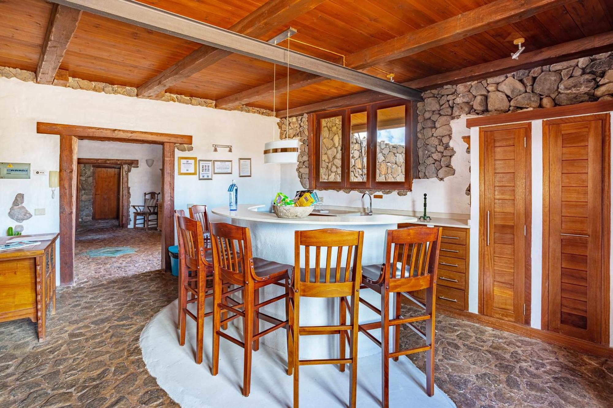 Finca De Arrieta Village - Yurts And Stone Cottages - Shared Pool - Walking Distance To Arrieta Beach - Eco Friendly Tabayesco Extérieur photo