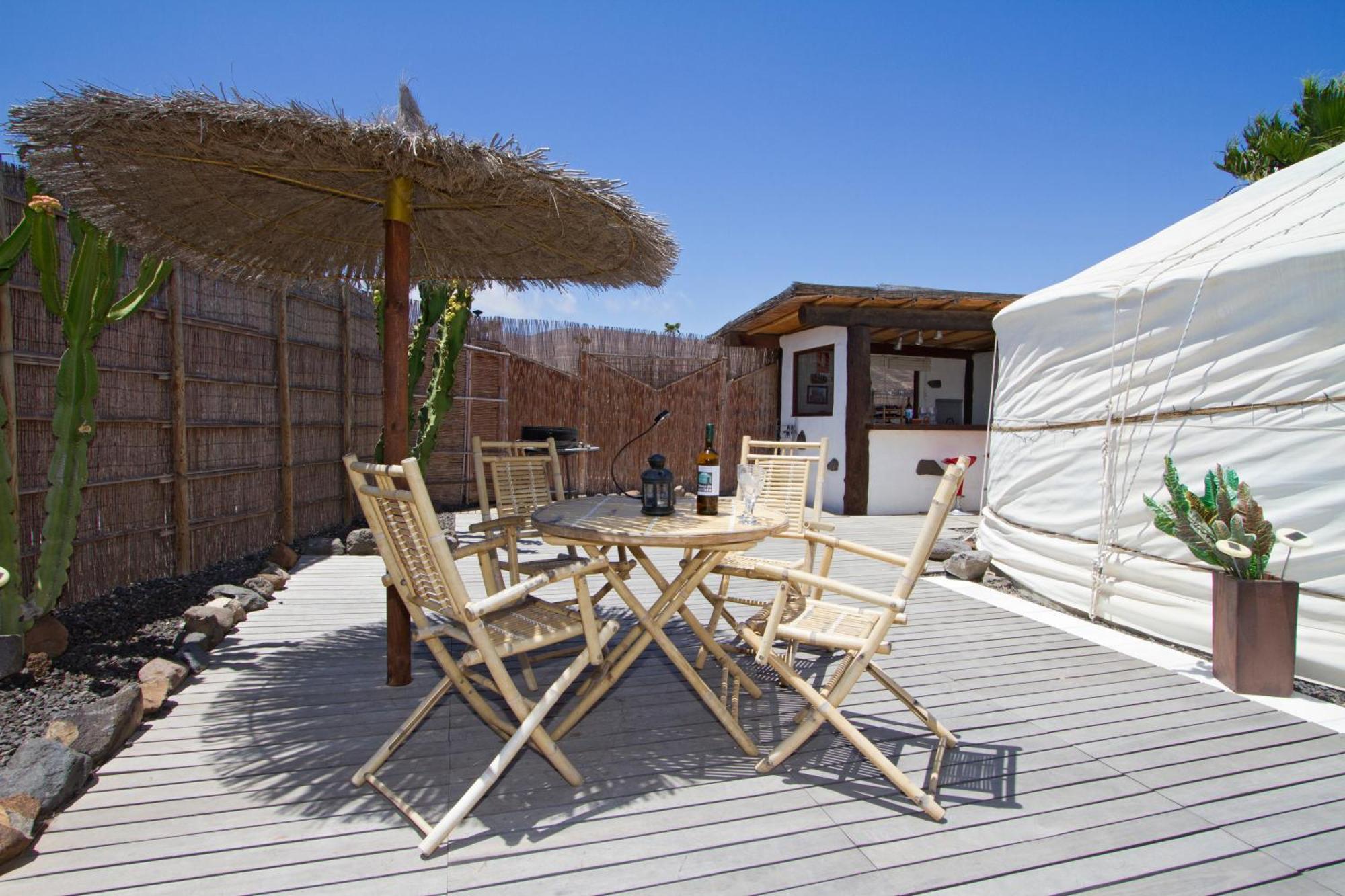 Eco Village Finca De Arrieta - Yurts And Stone Cottages - Shared Pool - Walking Distance To Arrieta Beach Tabayesco Extérieur photo